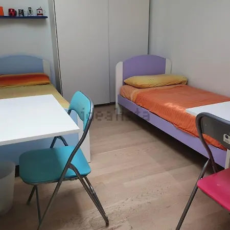 Con Terrazzo شقة